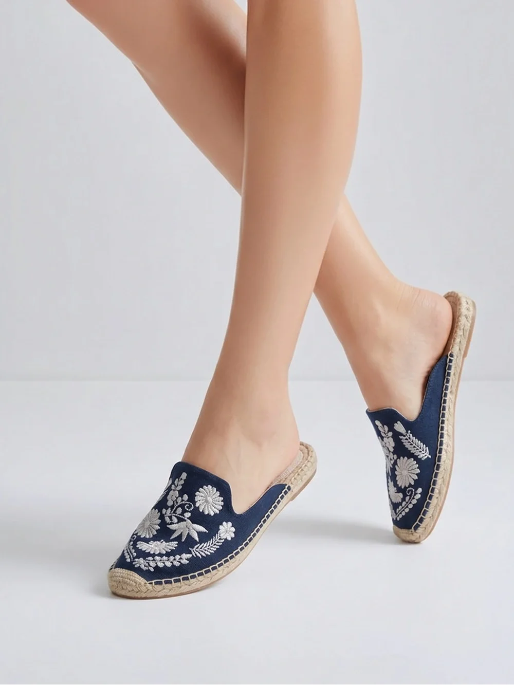 Soludos Ibiza Anthropologie Women Sz 8 Navy Embroidered Espadrille Slip on Mules
